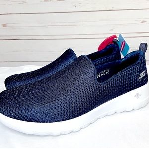 (SOLD) Skechers Go Joy Walk Navy Size 7.5N
NEW